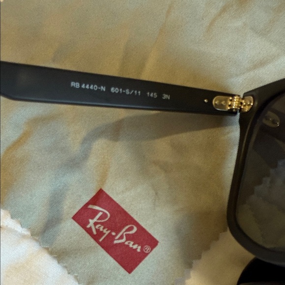 Ray-Ban Classic Black Sunglasses - Picture 4 of 8